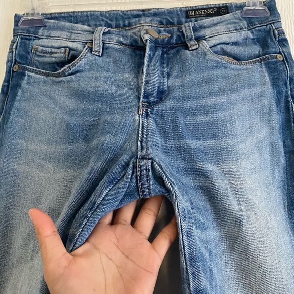 Blank NYC Two Tone Light Blue Wash Crop Mid-rise Jeans. Sz. 27 - Picture 8 of 13